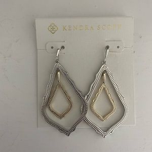 kendra scott earrings